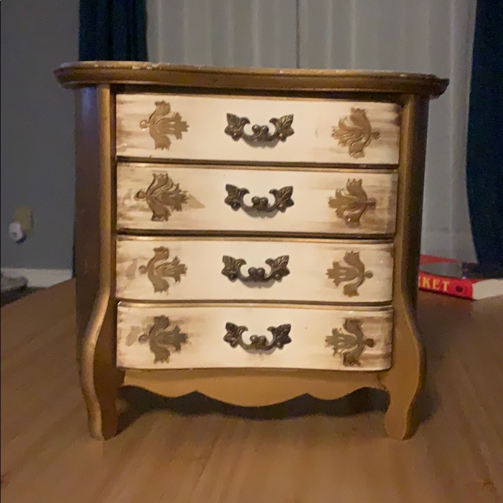Old Fashioned Jewelry Box